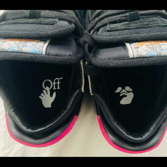 Off White - Picture 5 of 8